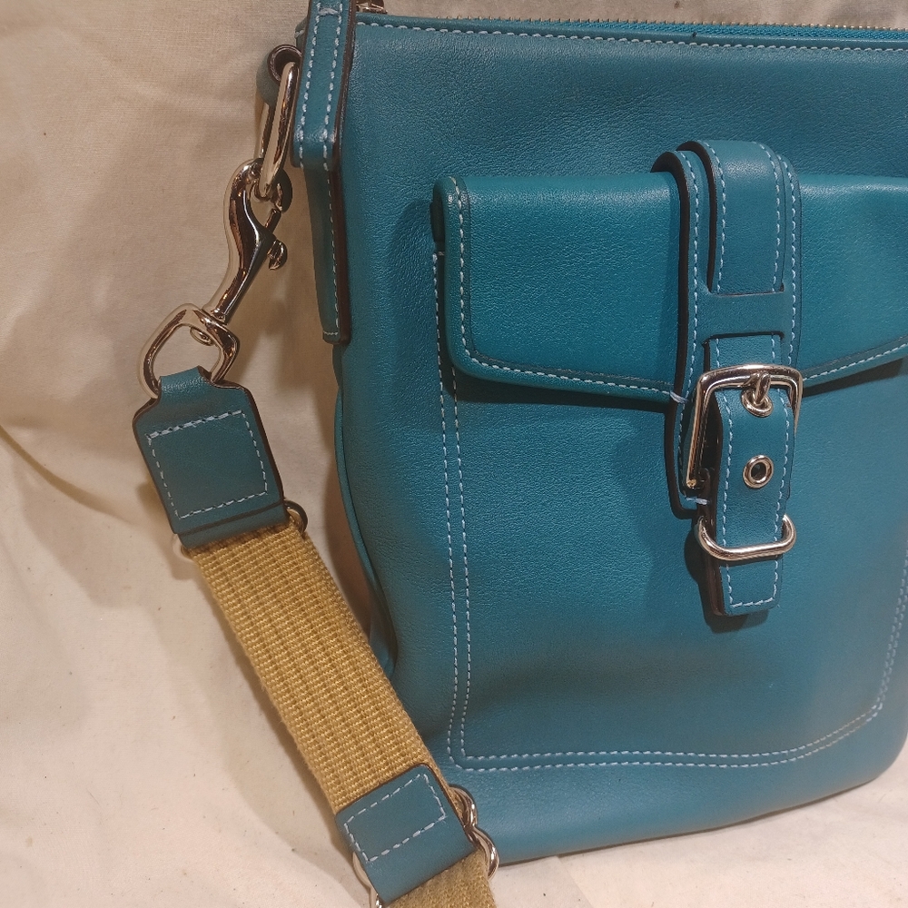 Coach crossbody - Picture 2 of 11